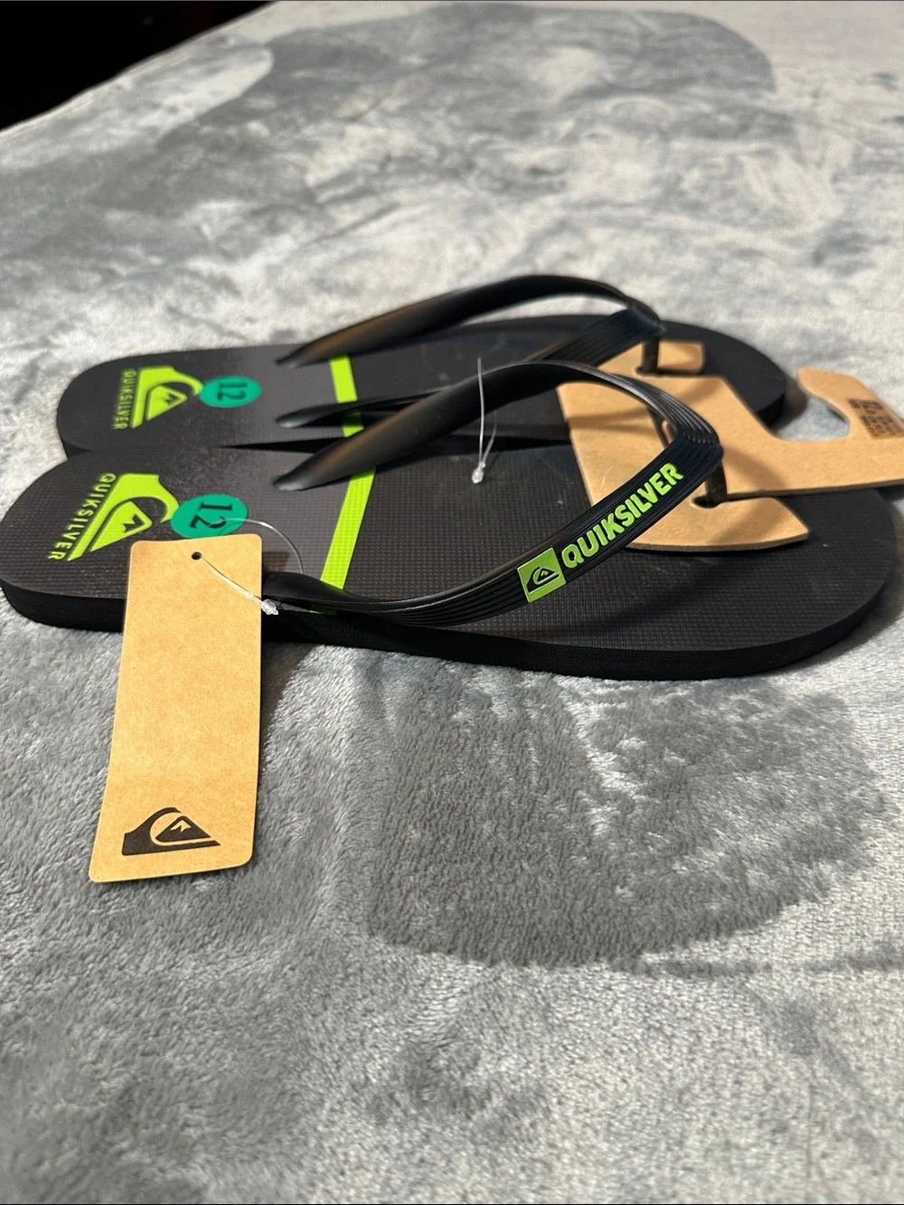 NWTS Men’s Quiksilver Black Flip Flops w/Neon Green Logo Accents Sz 12